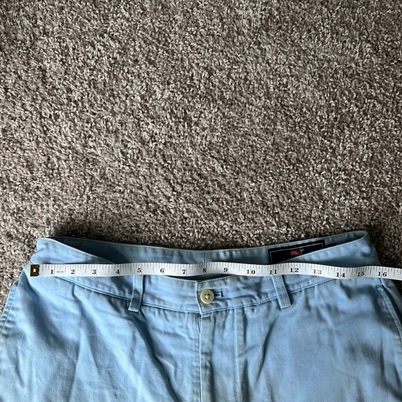 Vineyard Vines shorts - Picture 3 of 5